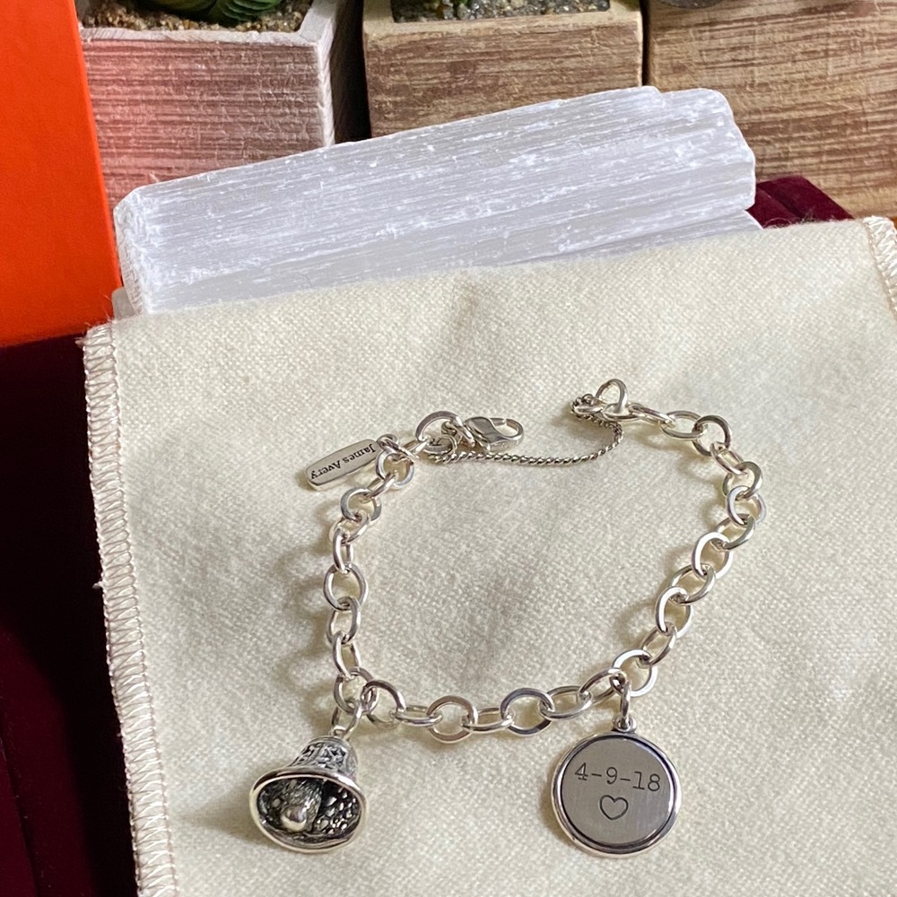 James Avery Charm Bracelet w/charm ✨💛😊